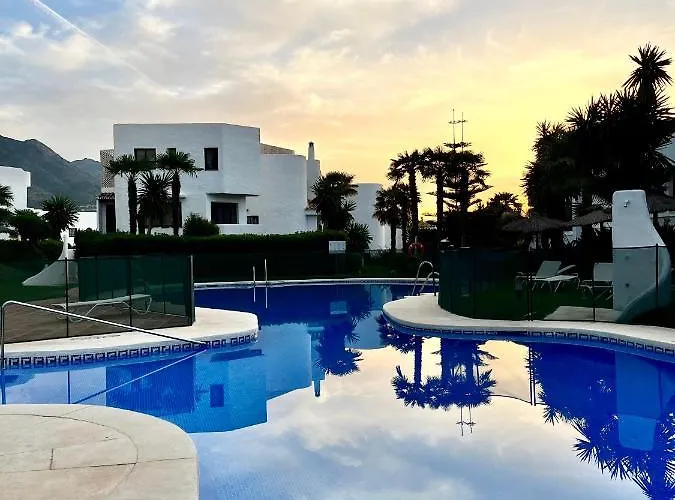 Apartamento Superb Townhouse In Golden Mile
