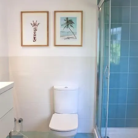 Superb Townhouse In Golden Mile Apartmán