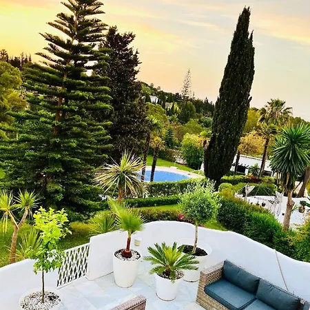 Superb Townhouse In Golden Mile Apartmán