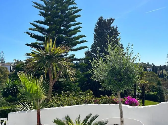 Apartment Superb Townhouse In Golden Mile *