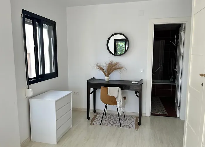 Apartment Superb Townhouse In Golden Mile *